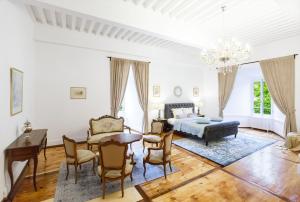 Authentic Middle Ages apartment in the Castle