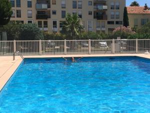 T1 résidence privée bien situé,piscine,tennis,parking