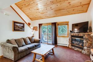 Two-Bedroom Suite room in Estes Park Condos