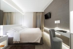 Double or Twin Room with Air Conditioning room in LUGANODANTE - We like you