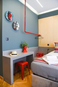 CentraL44 WoW CasuaL Suite-Ermou view