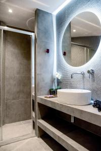 CentraL44 WoW CasuaL Suite-Ermou view