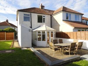 Stanley House - Free Parking for multiple Vehicles by Cliftonvalley Apartments