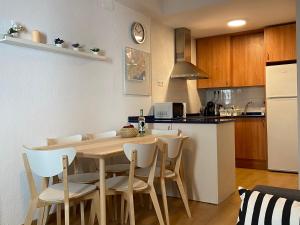Apartments Sant Lluis CENTER, 2 min walk from the sea