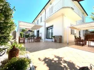 Hotel La Perla - Luni