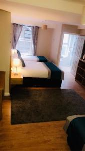Family Room with Private Bathroom room in Belfast House