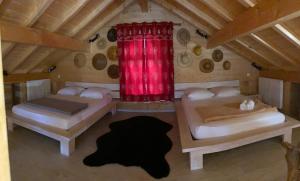 Chalets chalet a la campagne : photos des chambres