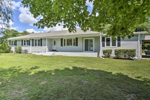 Holiday Home room in Serene Home on Pond - 5 Mi to Dtwn Greensboro