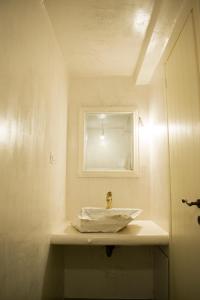 Traditional suites in Chora Kythnos #4