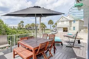 Atlantic Shores Getaway steps from Jax Beach Private House Pet Friendly Near to the Mayo Clinic - UNF - TPC Sawgrass - Convention Center - Shopping Malls - Under 3 Hours from DISNEY - Mickler Landing
