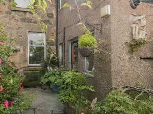 6 Ronald Place - Causewayhead