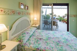 Nerja 1ª linea de Playa de Burriana , terraza grande al mar