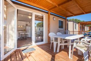 Mobile Homes Delta Marine at Campsite Rapoća - Ubytování bez kategorie ve městě Nerezine