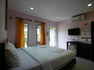 Forest Bungalows & Mamas Restaurant