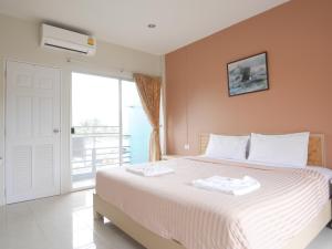 Forest Bungalows & Mamas Restaurant