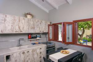 Pavlakis Lemon-Tree House