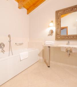 Family King Suite with Sofa Bed and Lake View