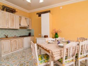 Holiday Home Emi by Interhome