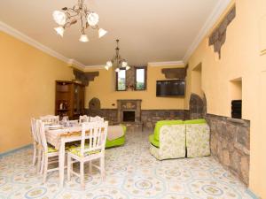 Holiday Home Emi by Interhome