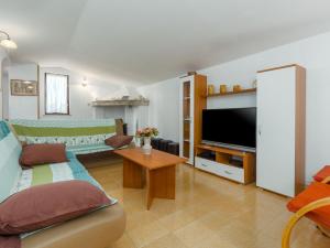 Apartment Linda - UMA210 by Interhome