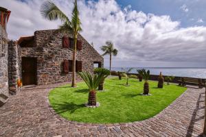 Seixal Sunny Villa A & B by Amazing Madeira