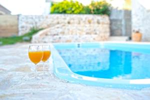 Heritage House Vrime - stone house with heated pool