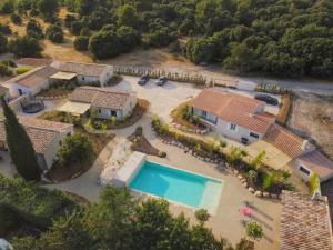 Maisons de vacances Les Bergeries de Saumane, gite 6 personnes au sein d'un ensemble de 4 gites,Piscine commune : photos des chambres