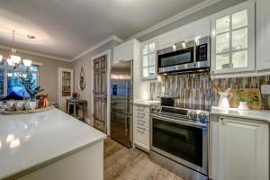 Sunpath Retreat- Convenience Meets Comfort & Style