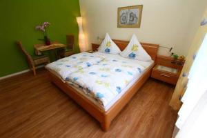 Double Room with Mountain View room in Weingut Bollig-Prüm