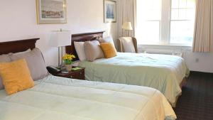 Queen Room with Two Queen Beds - Third Floor room in Camden Riverhouse Hotel and Inn