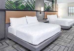 Standard Room with Two Queen Beds room in Holiday Inn Lafayette-City Centre