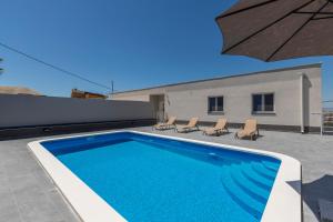 House with private pool Magdalena