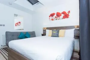 Pinewood Studios - Langley Guest House - 艾弗