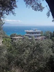 Adrian Agustin Rooms - Lukovë