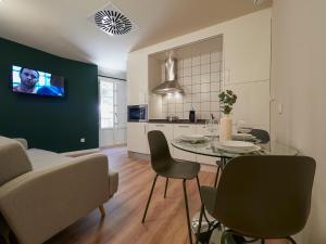 One-Bedroom Apartment room in Apartantiguo Altamirano 13