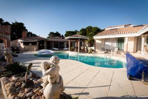 B&B / Chambres d'hotes Le Mas des Mathes, Chambres d'hotes, Studios : photos des chambres