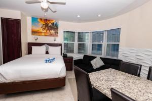 Deluxe Suite room in Caribbean Resort by the Ocean