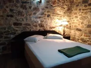 panos stone tower - 瓦夏