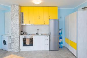 Апартамент в жълто