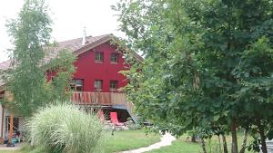 Appartement Douglasie dans une ferme avec étang privé dans la région des mille étangs, Faucogney-et-La-Mer