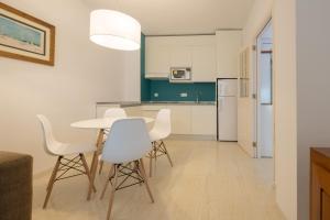 Apartment room in Aparthotel las Dunas