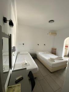 Deep Blue Rooms & Apartments Ios Greece