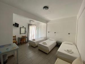 Deep Blue Rooms & Apartments Ios Greece