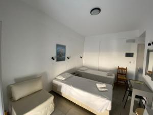 Deep Blue Rooms & Apartments Ios Greece