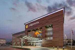 La Quinta Inn & Suites DFW West-Glade-Parks - 贝德福德