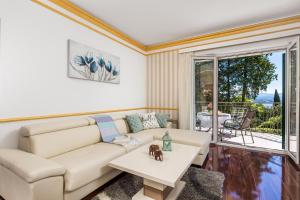 Apartment All for you - with a swimming pool