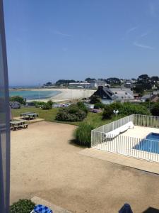 Appartements Rez de jardin 5 pers avec piscine, vue directe sur la plage a 40 m : photos des chambres