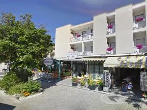 纳提克酒店 - 加提欧马里