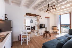 Anne Apartment, at the Venetian Port of Rethimno!