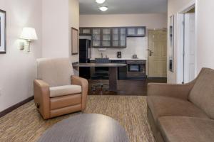 One-Bedroom King Suite with Sofa Bed room in Candlewood Suites Athens an IHG Hotel